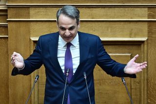 Πουλάνε σταθερότητα, επενδύοντας στον πατριωτισμό